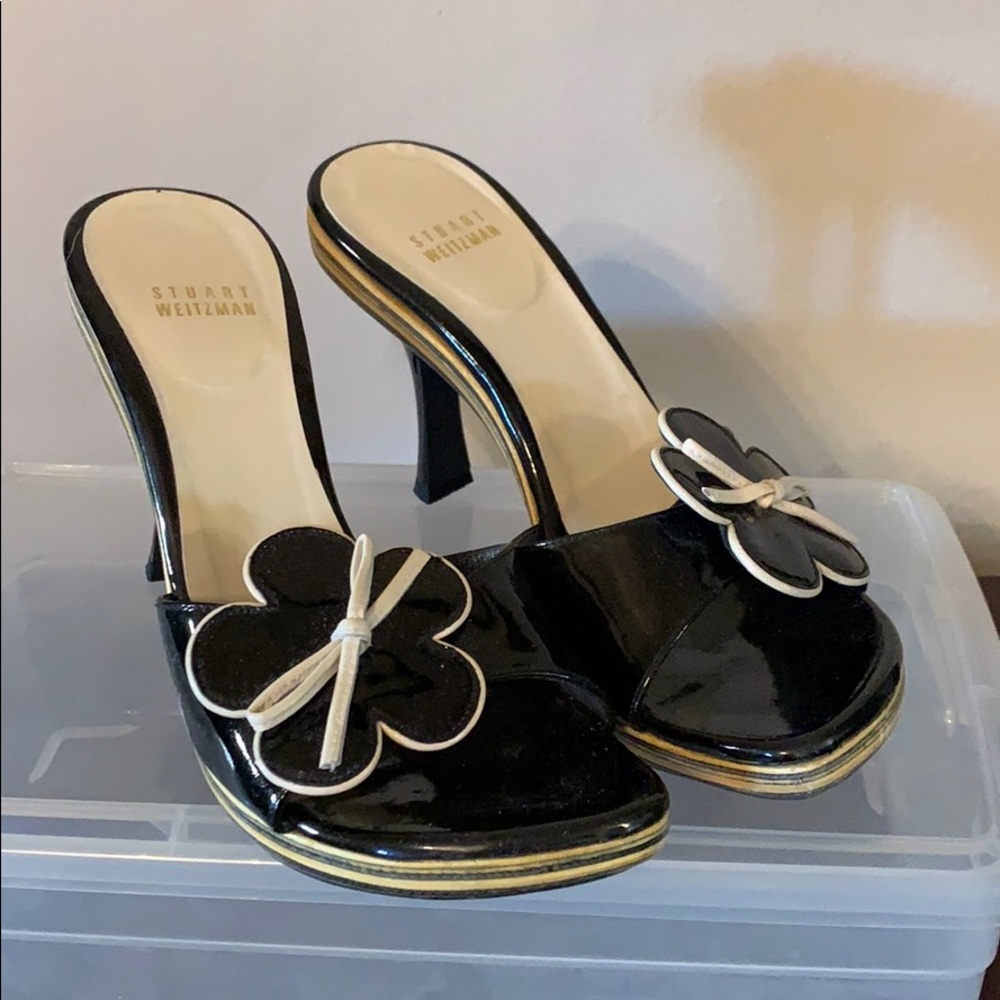 Stuart Weitzman black patent leather heels with flower size 6